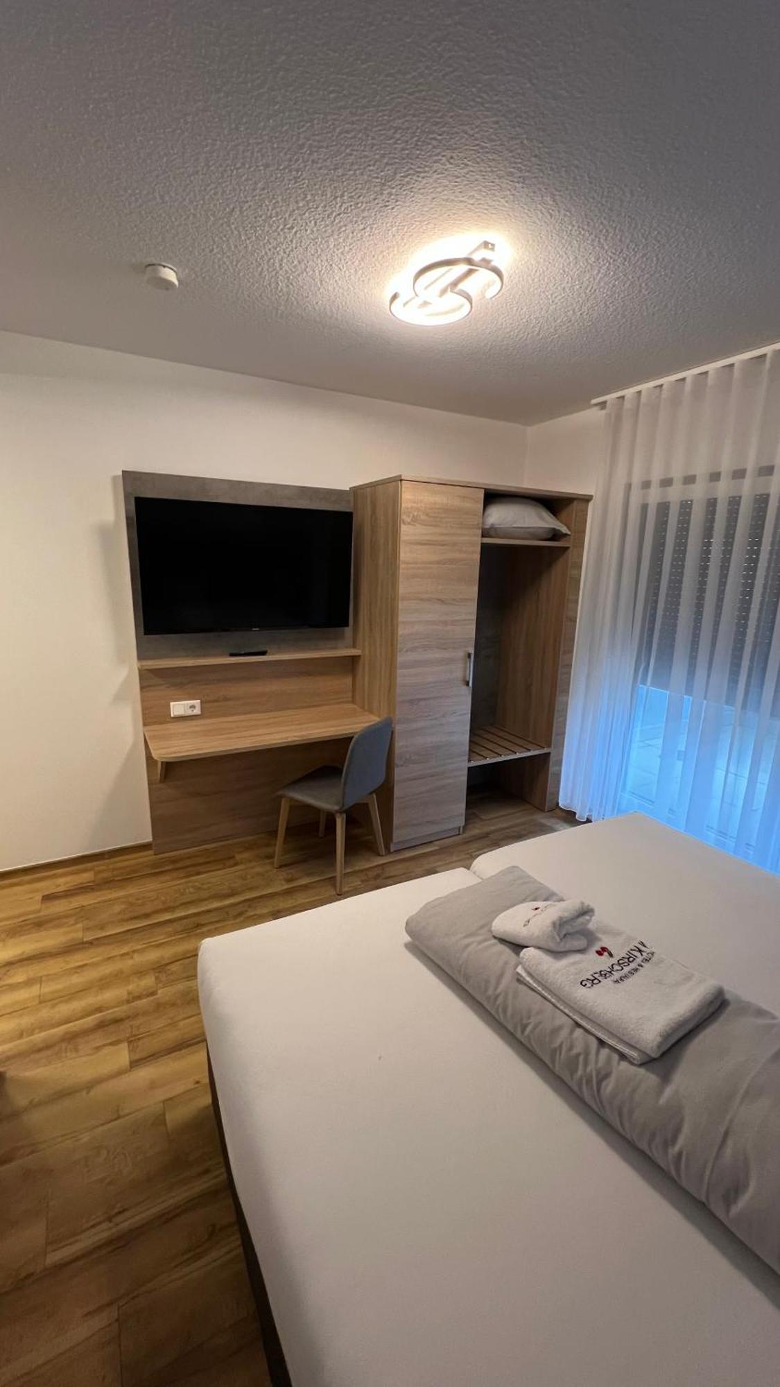 אלטן בוסק Hotel & Restaurant Am Kirschberg מראה חיצוני תמונה