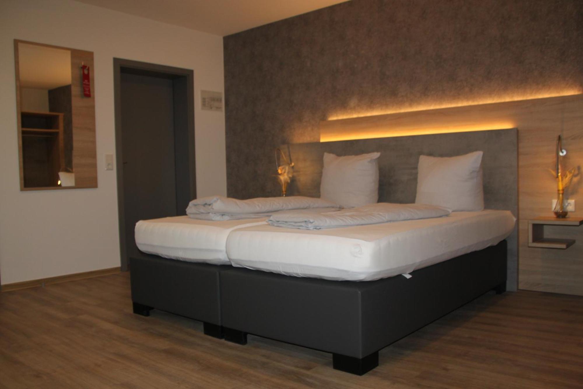 אלטן בוסק Hotel & Restaurant Am Kirschberg מראה חיצוני תמונה